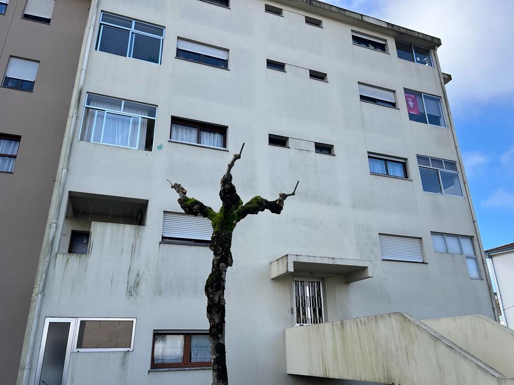 Apartamento T3 em Vila Meã